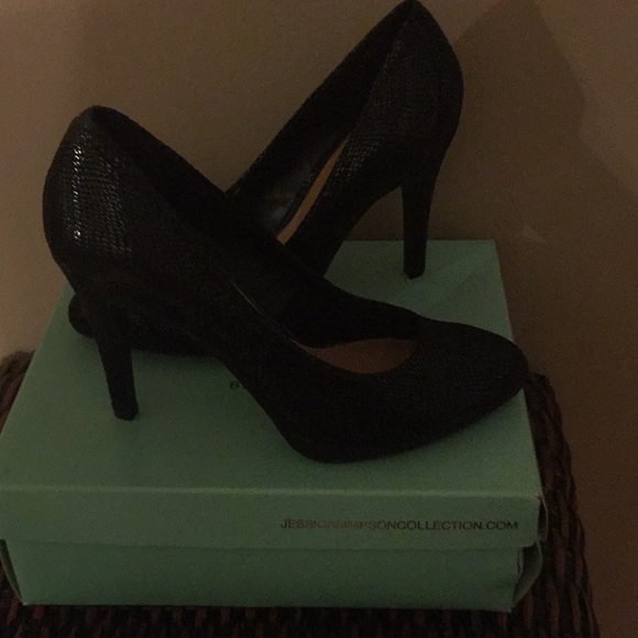 Pumps - Picture 1 of 4